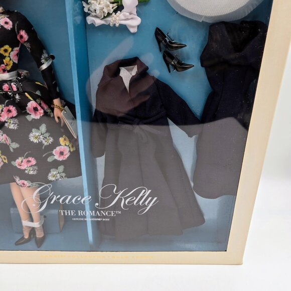Grace Kelly The Romance Silkstone Barbie Doll Giftset By Mattel Gold Label T7944 - Picture 6 of 16